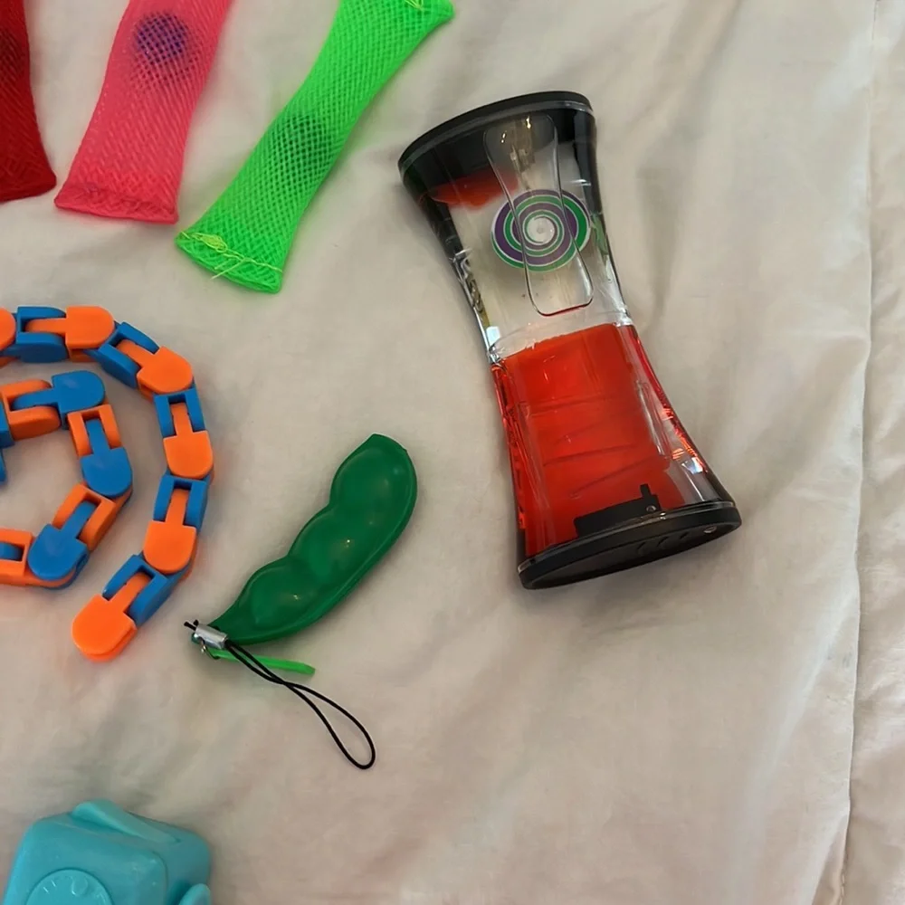 Fidgets - Picture 3 of 4